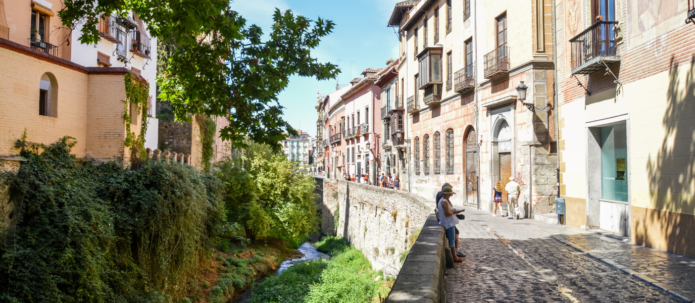 Carrera del Darro Granada paseo junto al rio